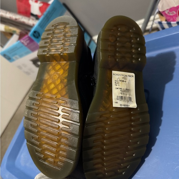 New Black Dr. Martens Airwave Strappy Boots Size 6 - Picture 7 of 8